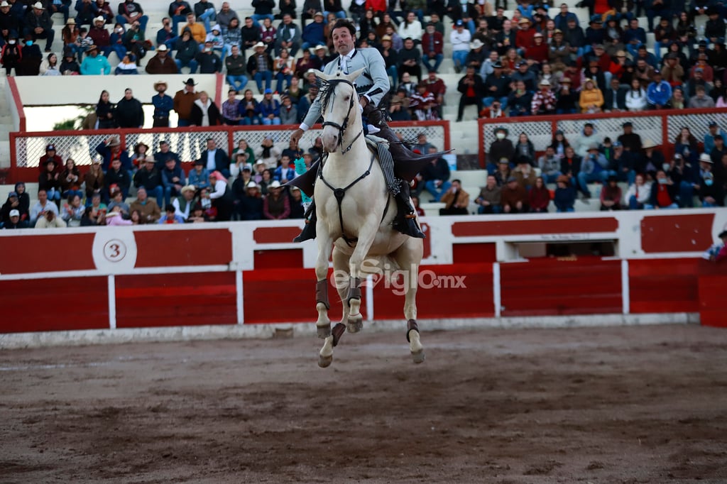 ¡Olé! Festejan Año Nuevo con corrida de toros en Durango