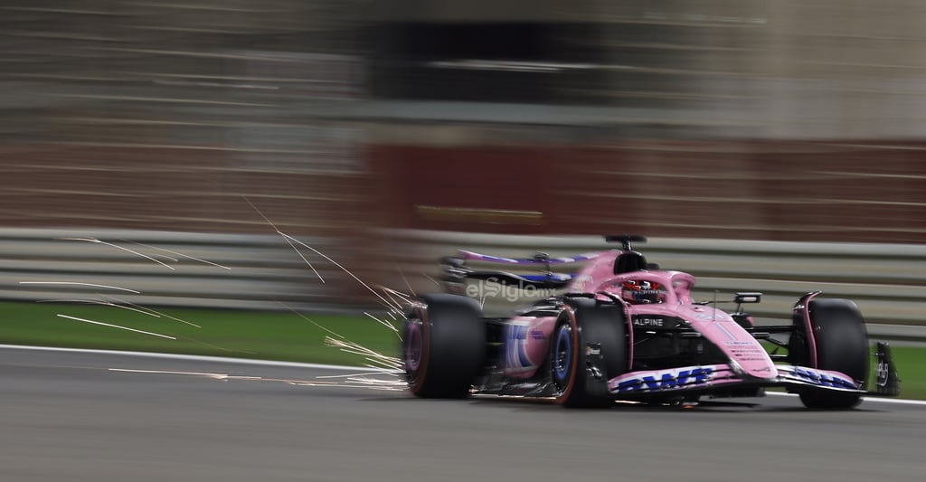 El neerlandés Max Verstappen (Red Bull), que aspira a lograr un tercer título seguido, saldrá desde la 'pole' este domingo en el Gran Premio de Baréin, el primero del Mundial de Fórmula Uno, que se disputa en el circuito de Sakhir.