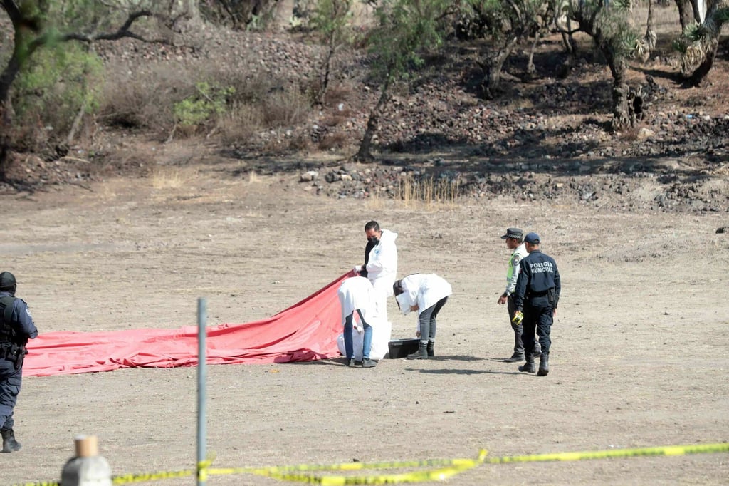 Dos personas muertas es el saldo preliminar por la caída de un globo aerostático en el perímetro de la Zona Arqueológica de Teotihuacán, en el Estado de México.