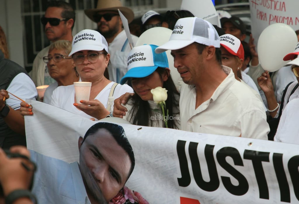 Cientos de duranguenses marcharon en Durango al grito de una sola voz… #JusticiaParaNicole