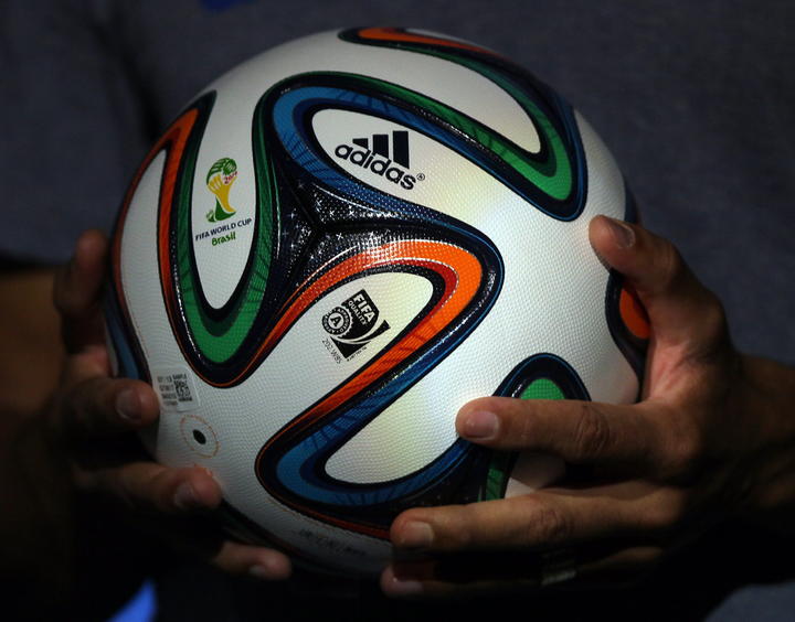 Destruyen 10 mil balones falsos 'Brazuca' en Uruguay