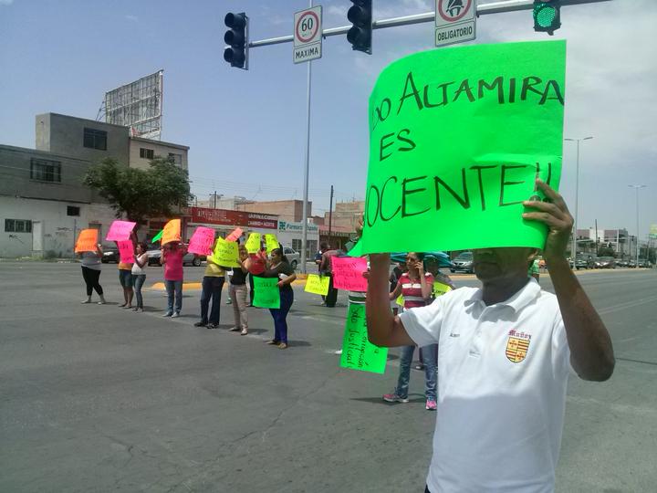 Se manifiestan contra GATES en Torreón