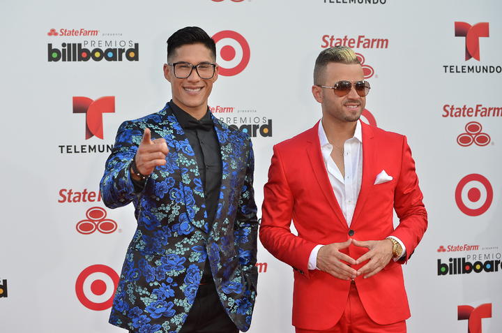 Quieren Chino y Nacho dominar el escenario de Premios Juventud