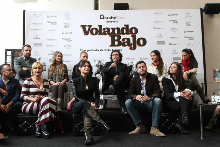'Volando bajo', homenaje al cine y música mexicana de los 70 y 80
