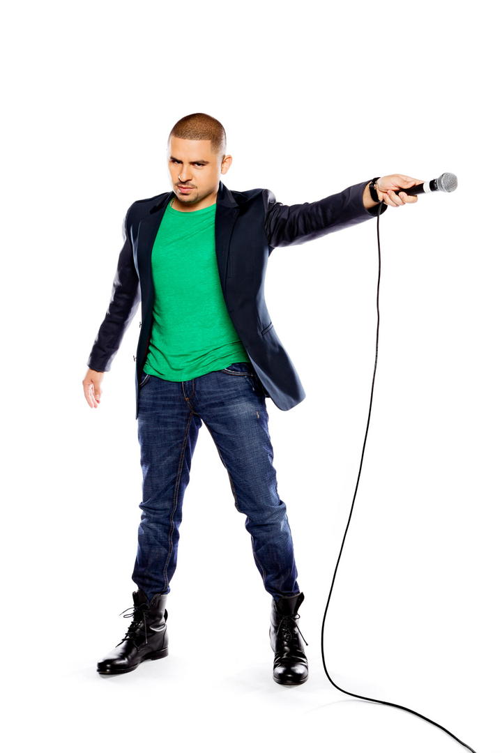 Larry Hernández pide protección 'divina' para actuar en México