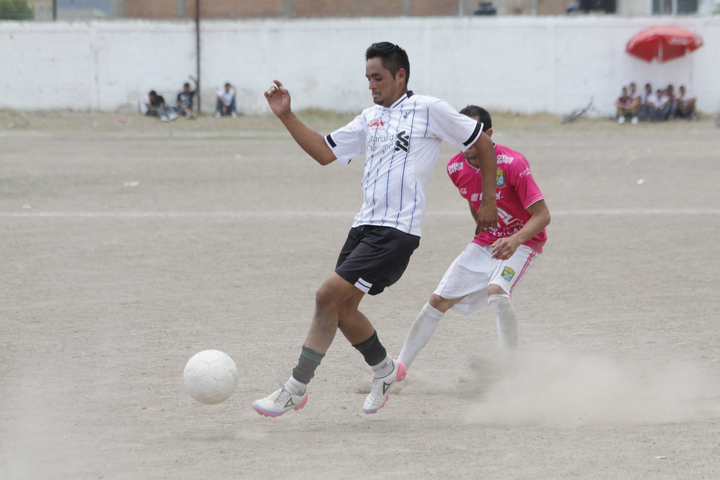 Herlosa Vargas se asciende con el título de Segunda en las manos