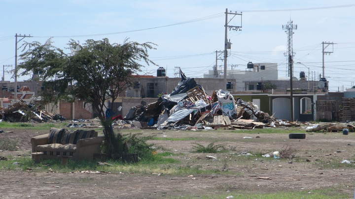 Olvidaron limpiar después del desalojo