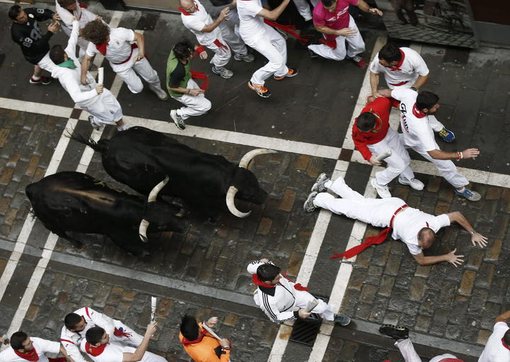 Reportan dos heridos tras tercer encierro de San Fermín
