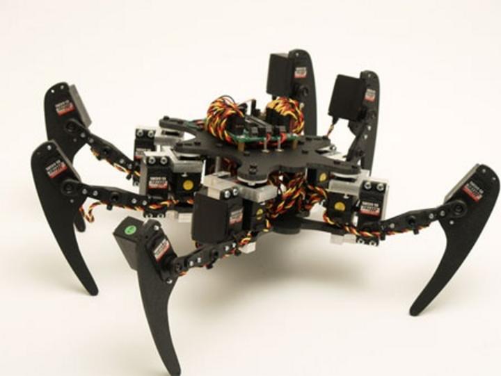 Estudiante diseña robot para explorar zonas difíciles