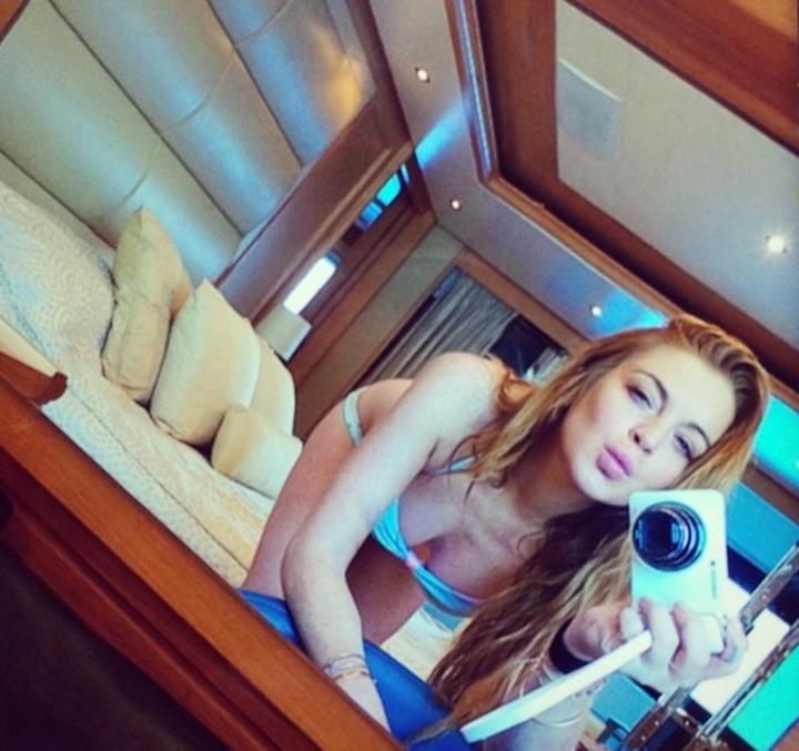 Lohan muestra su lado sexy en Instagram