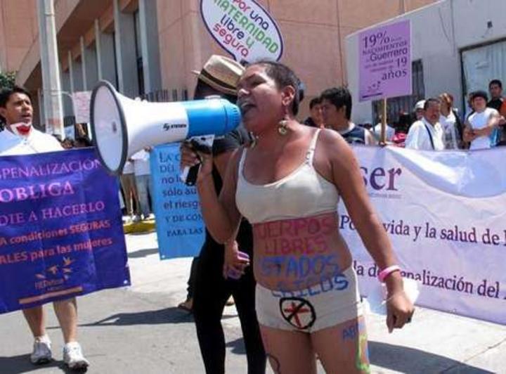 Grupos católicos marchan contra aborto en Guerrero