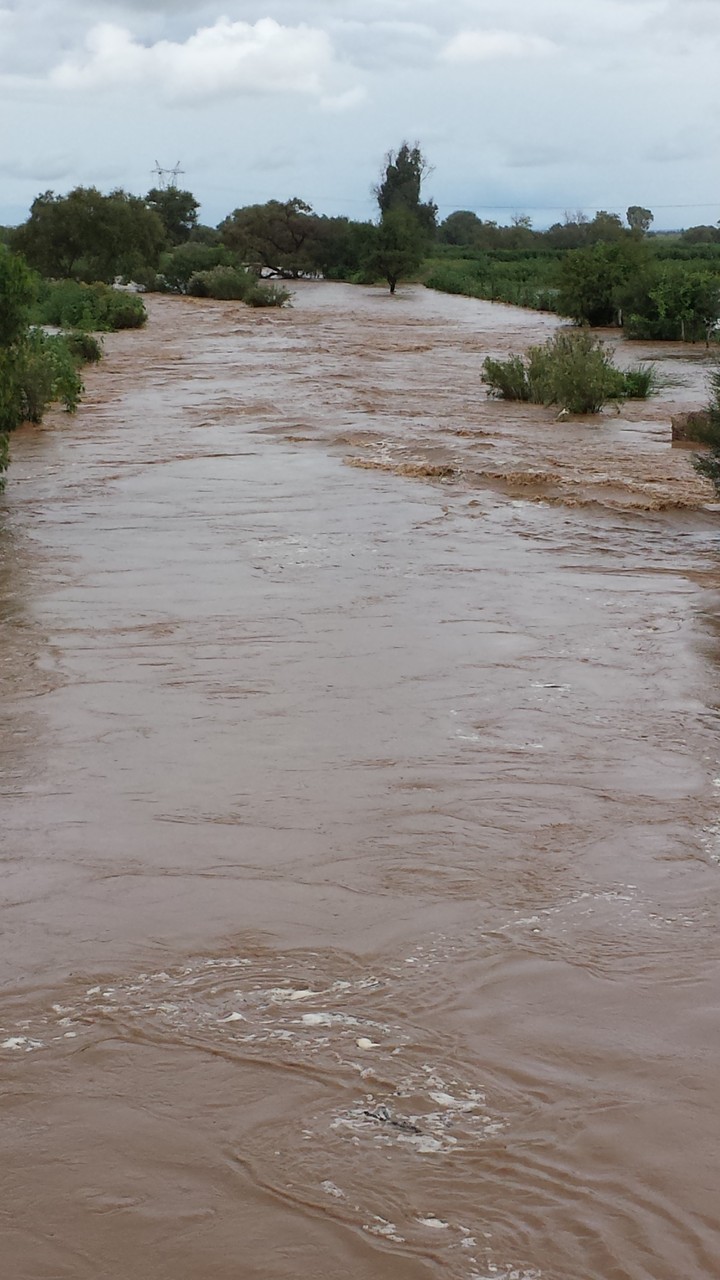 Desazolvan río Súchil en Vicente Guerrero