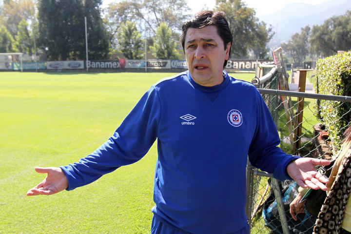Cruz Azul debe mejorar, dice Luis Fernando Tena