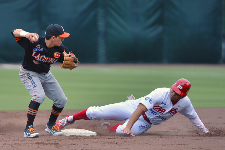 Diablos Rojos del México espanta a los Vaqueros Laguna