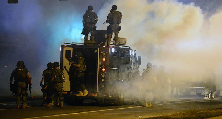 Nuevos disturbios dejan 31 detenidos en Ferguson