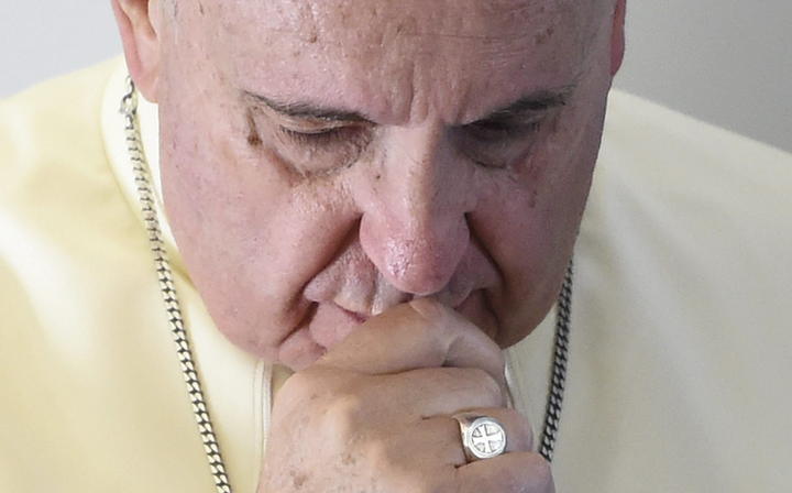 Papa Francisco, triste por muerte de familiares en accidente