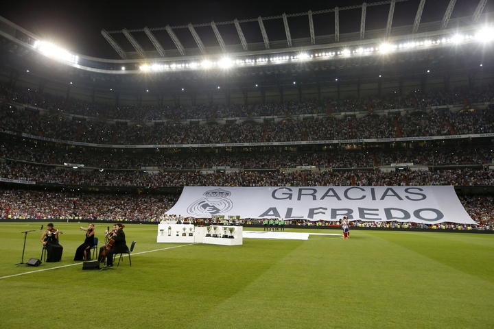 Homenaje a Di Stéfano en arranque de la Supercopa
