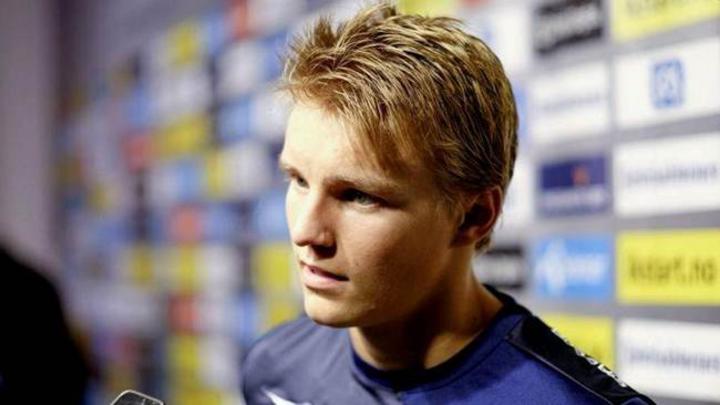 Llama Noruega a futbolista de 15 años