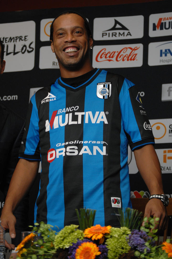 Ronaldinho llega a Querétaro