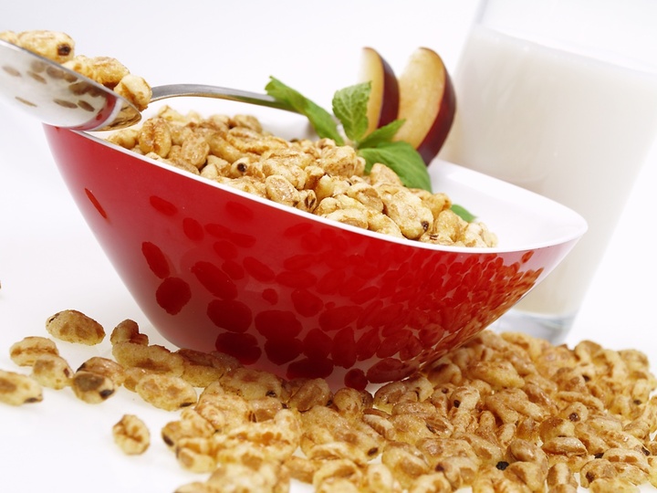 ¿Por qué es bueno comer fibra?