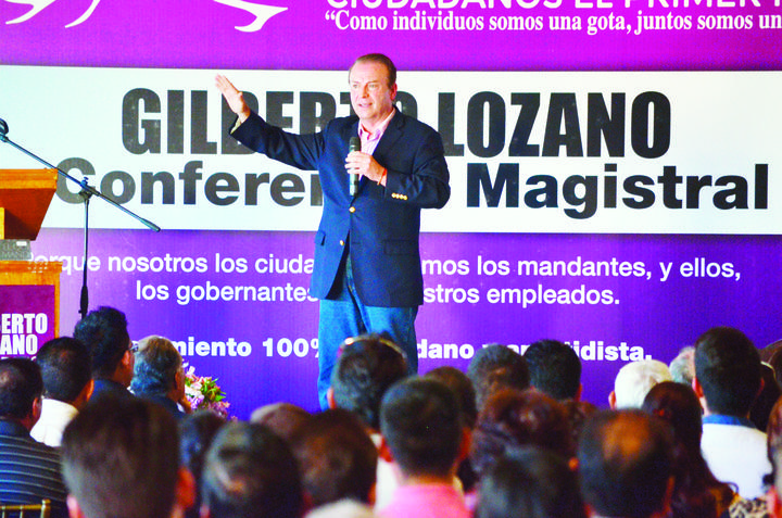 Gilberto Lozano dictó conferencia