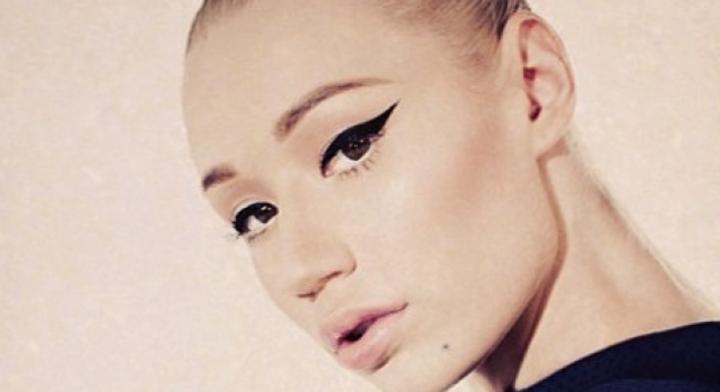 Iggy Azalea pelea con un paparazzi; le deseó contraer ébola