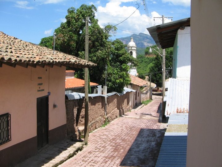 Sigue Canelas con la carencia de médicos