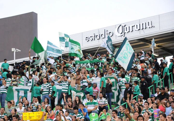 Regresa la cerveza 'chiquita' al Estadio Corona