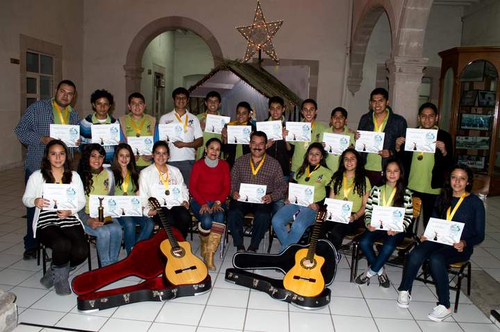 Cierran año con premio Nacional