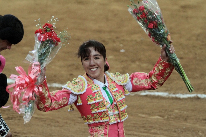 Toreras, con las manos vacías