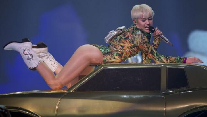 Miley Cyrus sería 'conejita' de Playboy
