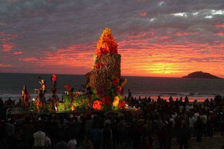Presentan programa del Carnaval Internacional de Mazatlán 2015