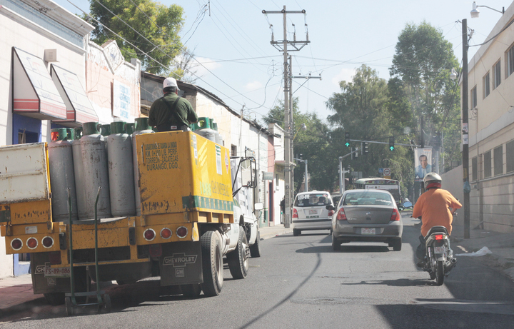 Inicia revisión a cilindros de gas