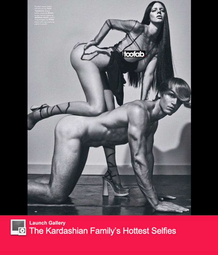 Luce Kendall su trasero sobre hombre sin ropa