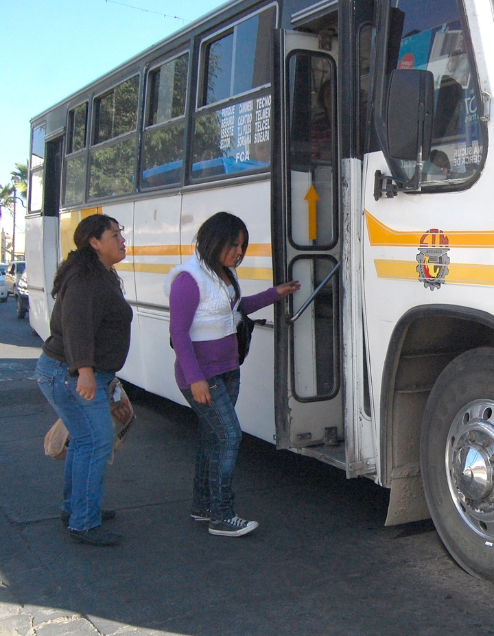 Más de 23 mil usan transporte público