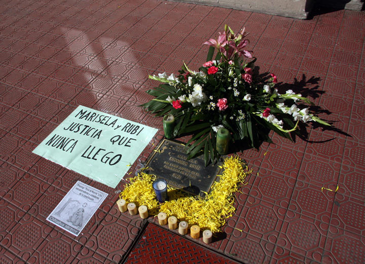 Otorga EU asilo político a hijo de activista Marisela Escobedo