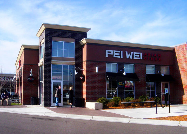 Por baja rentabilidad, Alsea cierra sucursales de Pei Wei en México