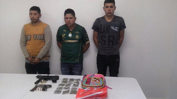 Detiene GATE Torreón a tres con armas y droga