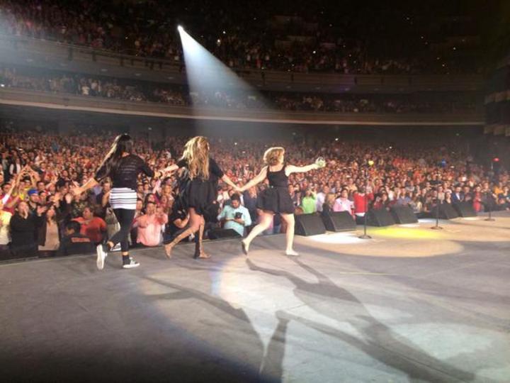 Tapatíos reviven los 80's con Flans