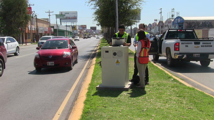 Cámaras detectarán a conductores que 'textean' o usen celular