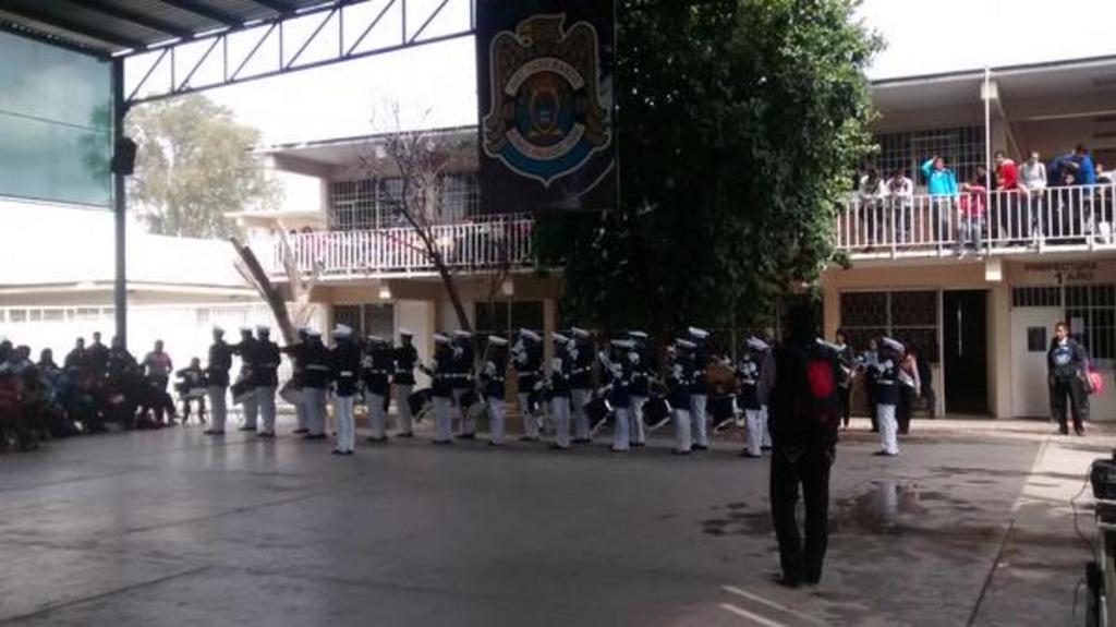Instituto 18 de Marzo festeja con exhibición de Bandas de Guerra