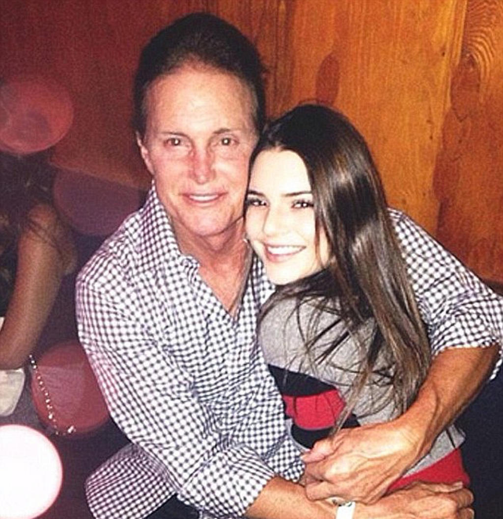 Habla Kendall Jenner sobre transición de su padre