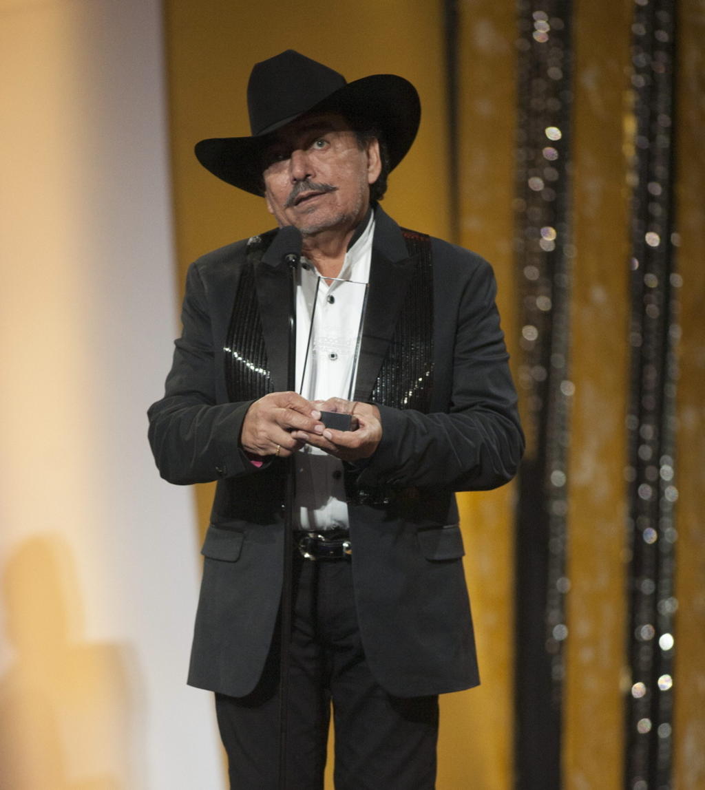 Aclaran que Joan Sebastian no ha muerto