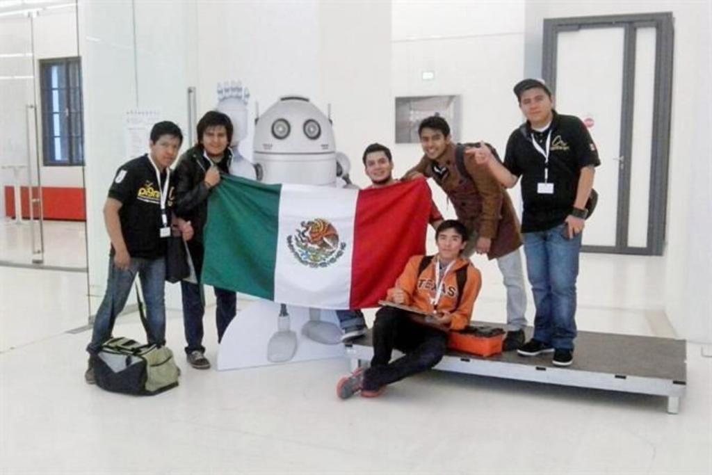 Mexicanos ganan el Robotchallenge 2015