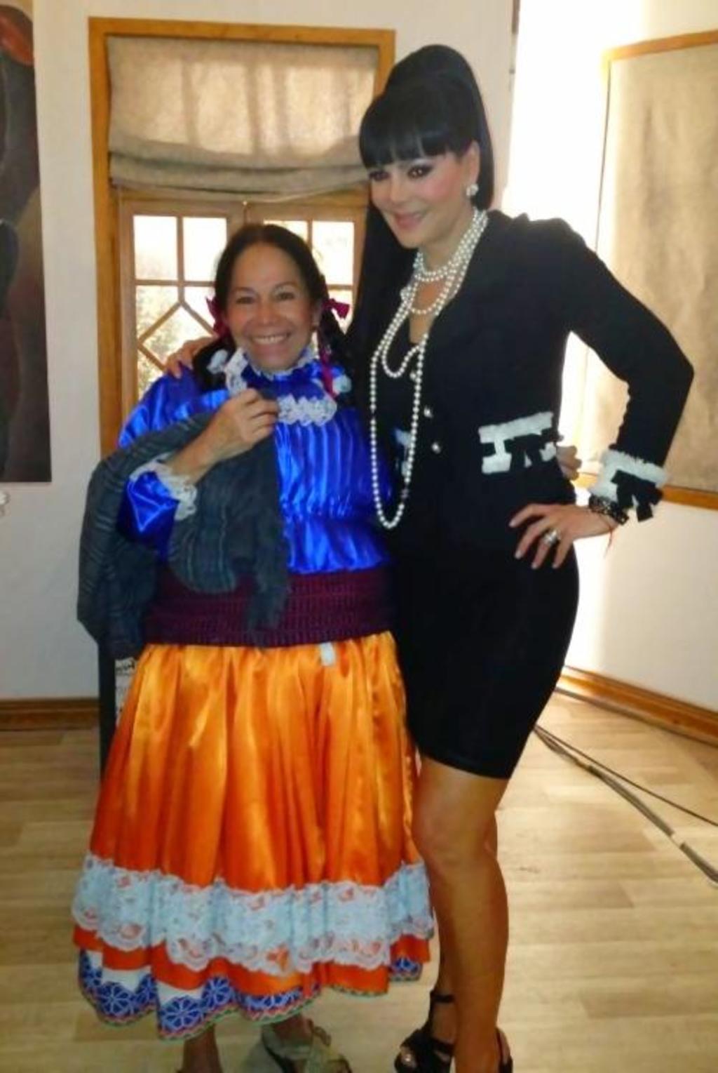 Lamentan famosos muerte de la 'India María'