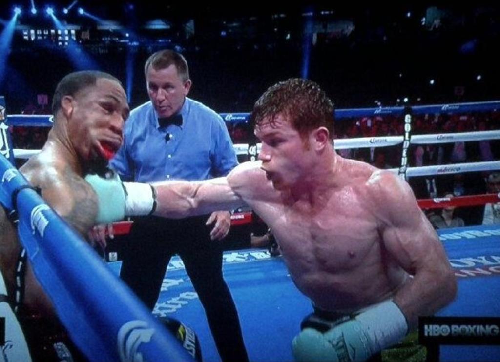 'Canelo' noquea a Kirkland y emociona a la afición