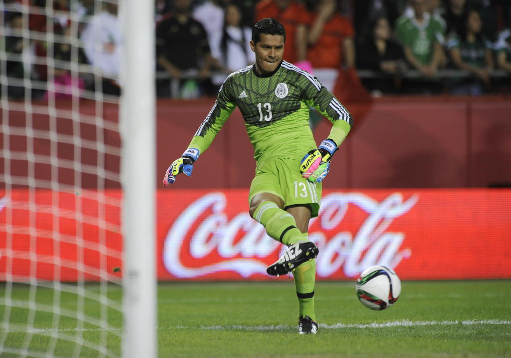 Melitón Hernández iría hasta de utilero al Tri