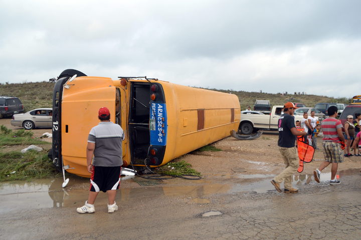 Tornado azota Ciudad Acuña, Coahuila: al menos 13 muertos