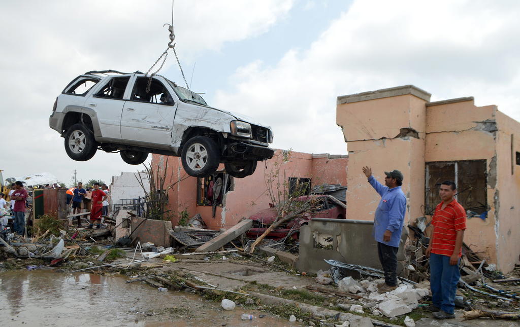 Atienden a 402 personas por tornado en Acuña