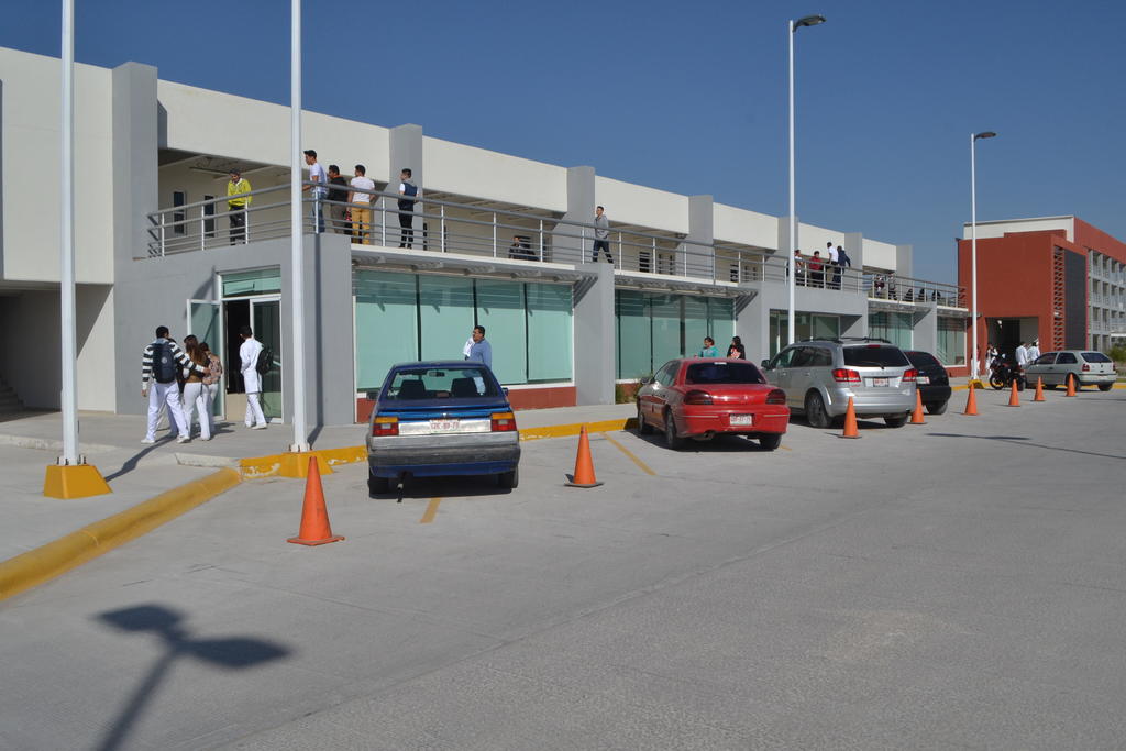 Presenta Escuela de Medicina de UAD informe de actividades